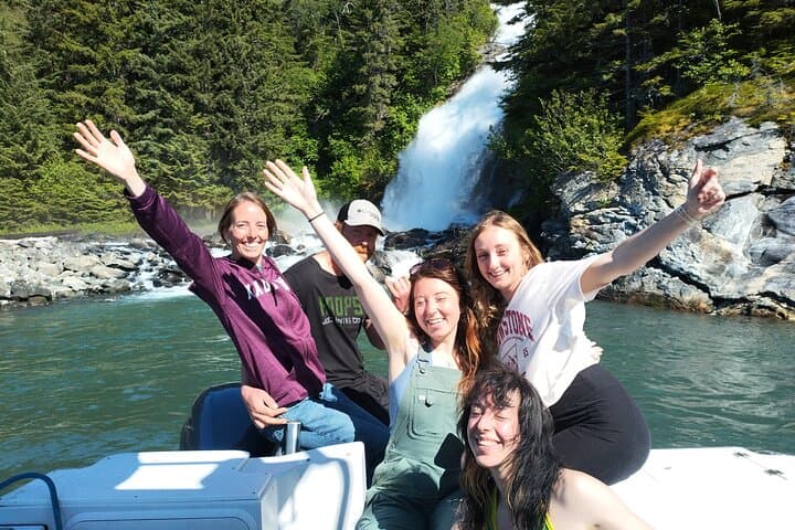 Waterfalls and Wildlife Scenic Cruise on Lynn Canal from Skagway photo 3