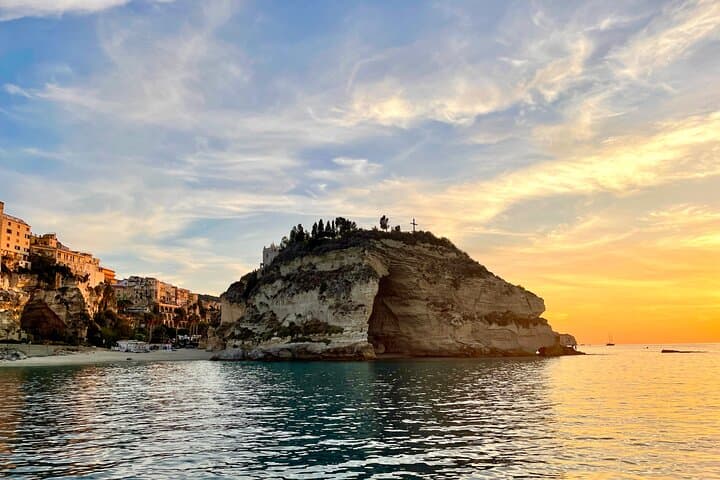 Sunset Sail in Tropea: Exclusive 2-Hour Sailing Tour with Aperitif photo 2