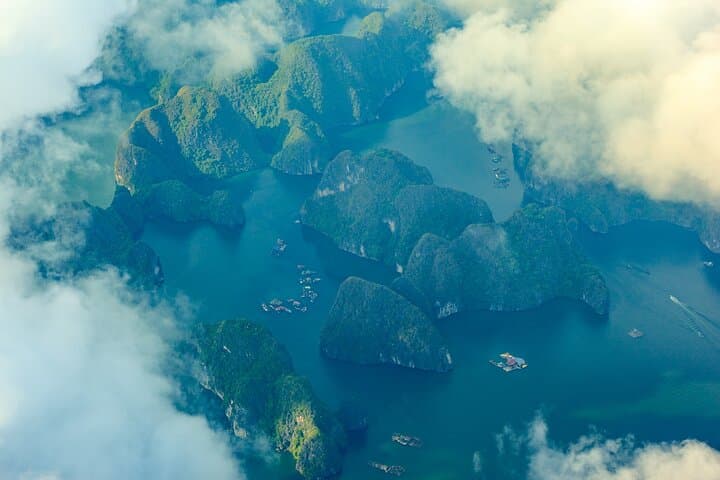 Seaplane Over Ha Long Bay: 25-Minute Scenic Flight from Tuan Chau photo 4