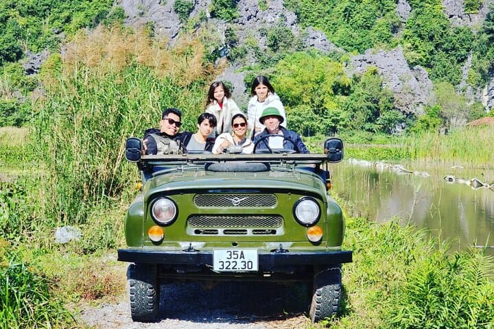 Hanoi to Ninh Binh: Jeep & Tam Coc Boat Day Trip from Hanoi