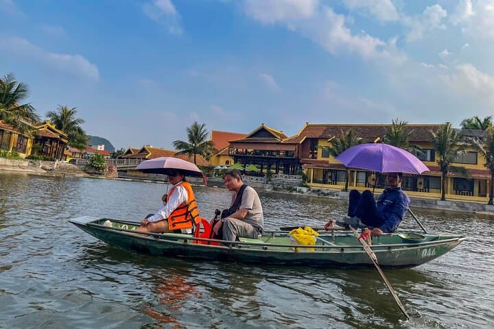 Ninh Binh Highlights Tour: Hoa Lu, Mua Cave, Tam Coc & Bich Dong photo 2