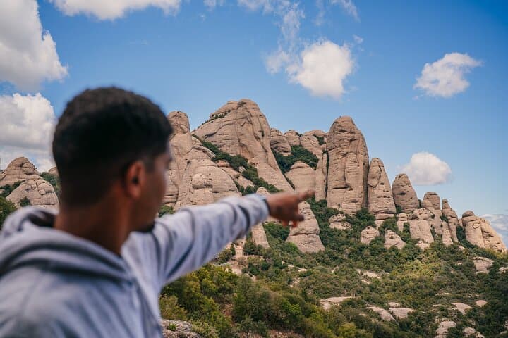 Montserrat Half-Day: Funicular Hike and Country House Lunch from Barcelona