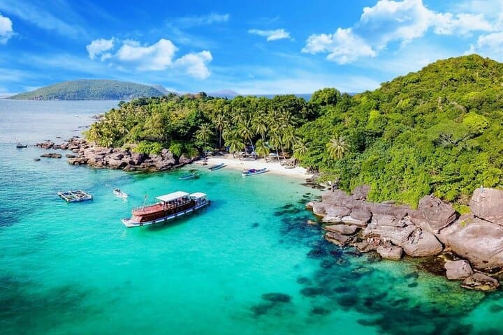 Phu Quoc Three-Islands Boat & Cable Car Day Trip — Snorkel An Thoi Archipelago photo 3