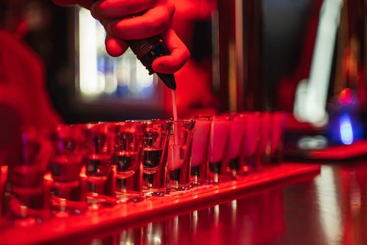 Private Night Bar Crawl in Lisbon: Local Guide & Drinks in Bairro Alto photo 3
