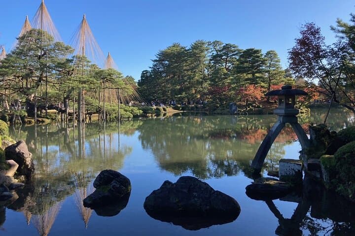 Kanazawa Garden Exploration: Private Walking Tour of Kenrokuen, Gyokusen-en & Samurai Gardens photo 2