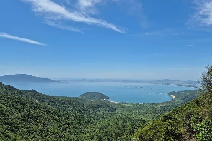 Hai Van Pass to Marble Mountain: Private Transfer and Scenic Stops from Da Nang