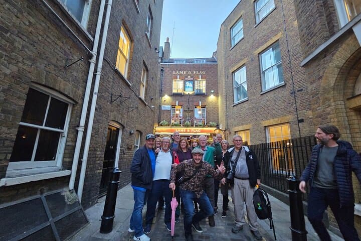 Covent Garden Pub Crawl & Cockney Singalong: Historic Pubs, Gin Palaces and Late-Night Songs