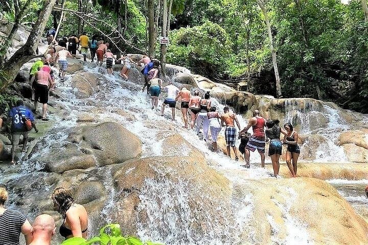 Green Grotto Caves and Dunn's River Falls Day Trip from Ocho Rios photo 6