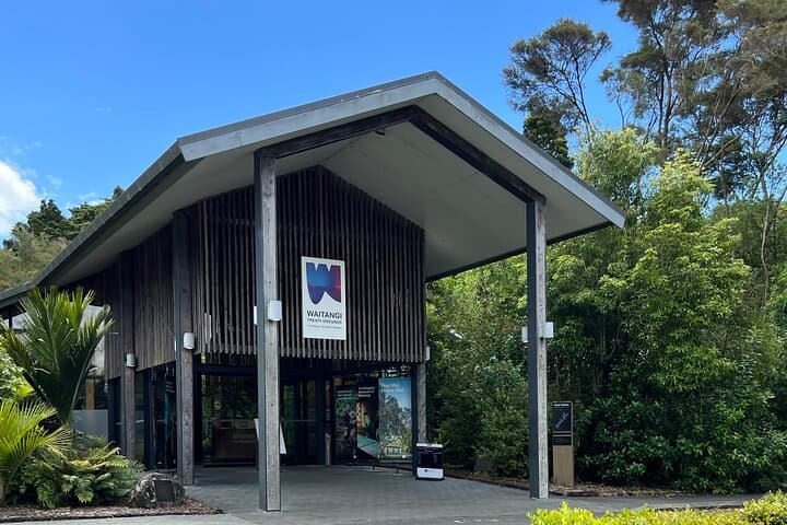 Private 3-Day Driver From Auckland: Rotorua, Waitomo & Hobbiton Road Trip photo 4