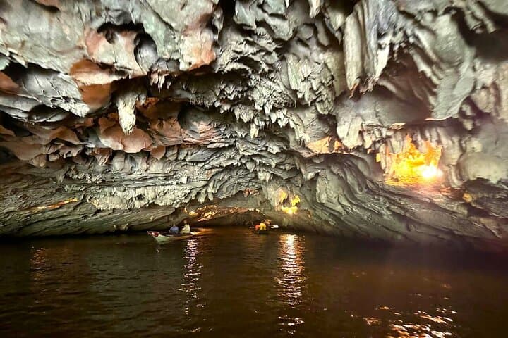 Ninh Binh Day Trip: Mua Cave, Tam Coc Boat Ride & Hoa Lu Private Tour photo 5