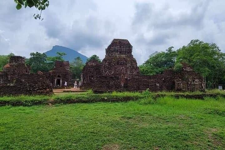 Da Nang to Hoi An or Hue in One Day: Hai Van Pass Scenic Private Transfer photo 3