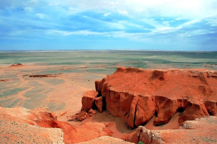 Mongolian Gobi to Terelj: 8‑Day Private Desert and Steppe Expedition