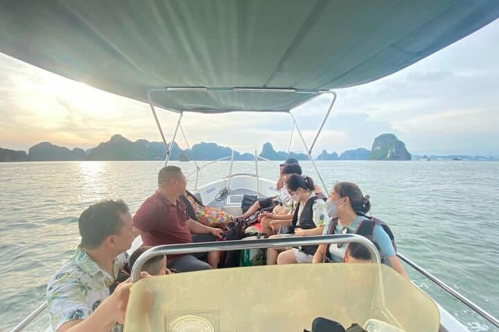 Private Canoe from Cat Ba Island: Explore Halong and Lan Ha Bay by Canoe photo 5