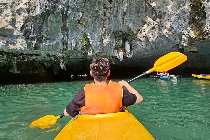 Private Canoe from Cat Ba Island: Explore Halong and Lan Ha Bay by Canoe photo 6