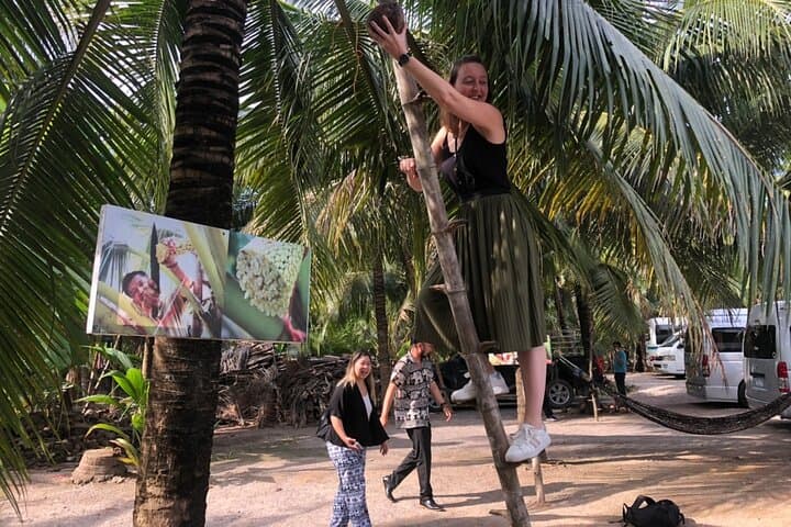 Damnoen Saduak & Maeklong: Floating Markets, Railway Drama and Coconut Farms photo 2