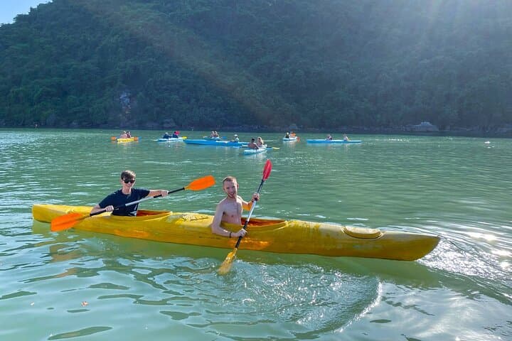Half-Day Lan Ha Bay Adventure: Kayaking, Boat-Jumping & Sunset from Cat Ba photo 4