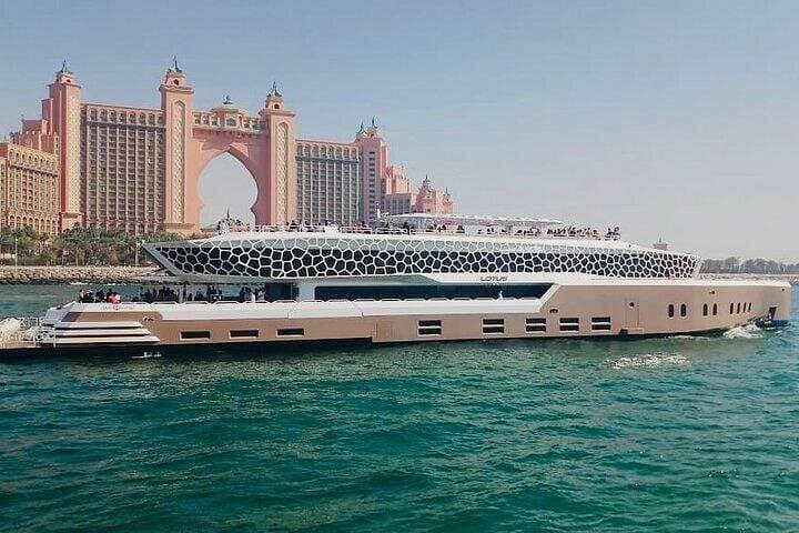 Lotus Mega Yacht Dinner Cruise in Dubai Marina — 3-Hour Dinner & Open Bar photo 3