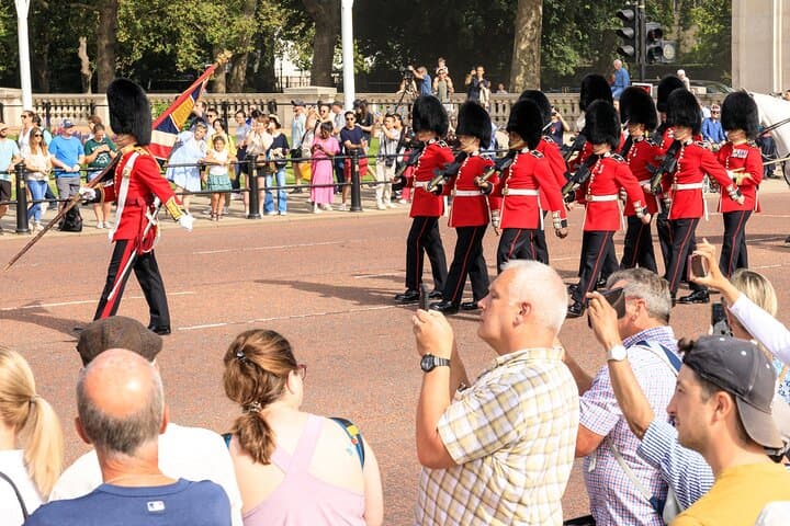 Westminster and Kensington Palace Walking Tour — London Half-Day Highlights photo 4