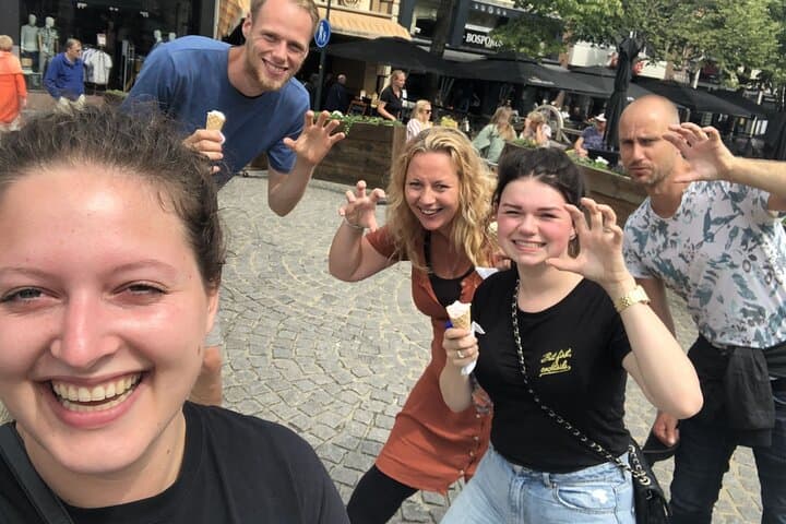 Pub Trail Kortrijk: City Scavenger Hunt & Café Games photo 2