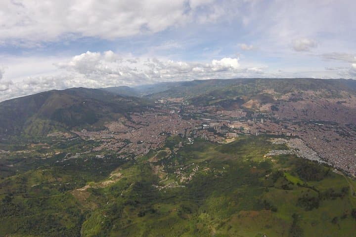 Tandem Paragliding Over Medellín: San Félix at 3,000 m photo 3