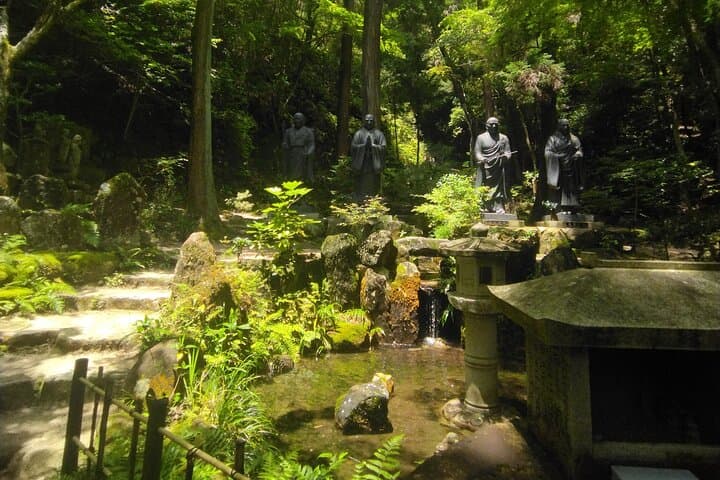 Hiroshima Scenic E‑Bike Tour: Peace Park, Castle Moat & Hidden Temples photo 3