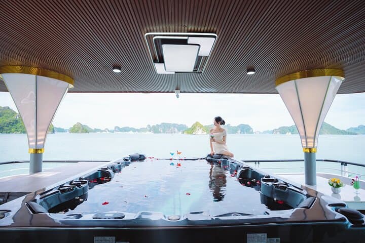 Halong Bay Luxury Day Cruise: Jacuzzi, Kayaking & Ti Top Island photo 3
