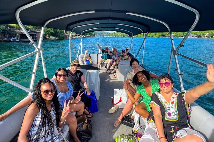 Exploring Lake Austin: A 2-Hour Pontoon Boat Tour with Sun Shading and Scenic Views