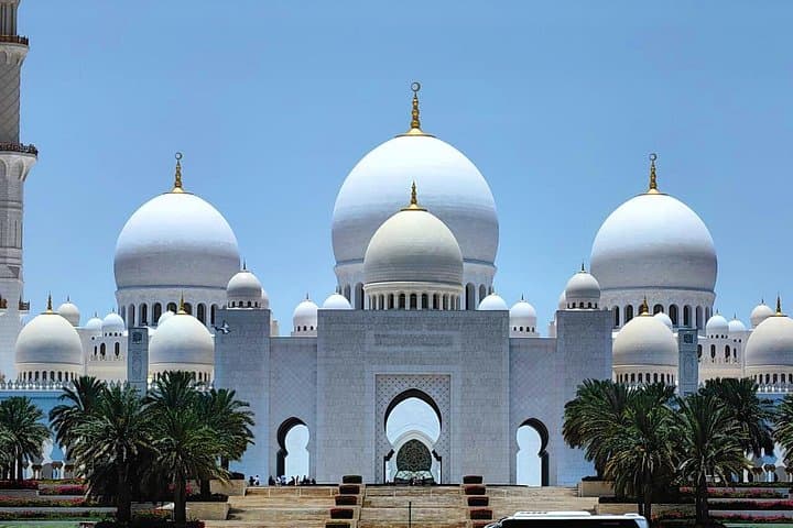 Abu Dhabi Full-Day Cultural Tour: Sheikh Zayed, Emirates Palace & Miraj Art Centre photo 4