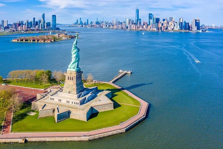 App-Guided Statue of Liberty & Ellis Island Tour: Self-Paced Ferry and Museum Experience photo 3