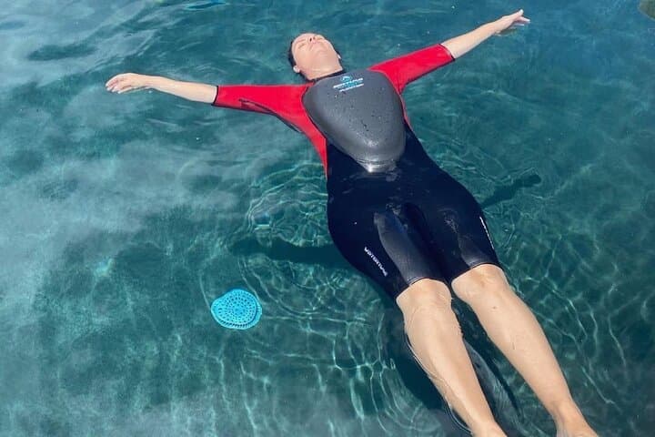 24-hour-flotation-therapy-rental-maui-wetsuit-headphones