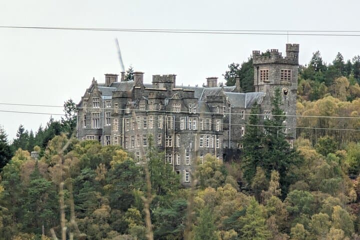 Private Dunrobin Castle Tour from Inverness — Falconry, Gardens & Whisky Tasting photo 4