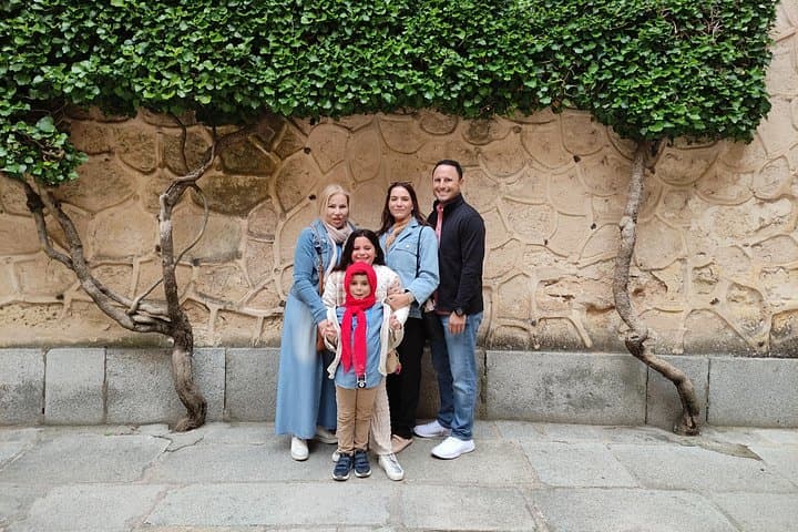 Segovia Family Walking Tour: Kid-Friendly Highlights & Alcázar Visit photo 4