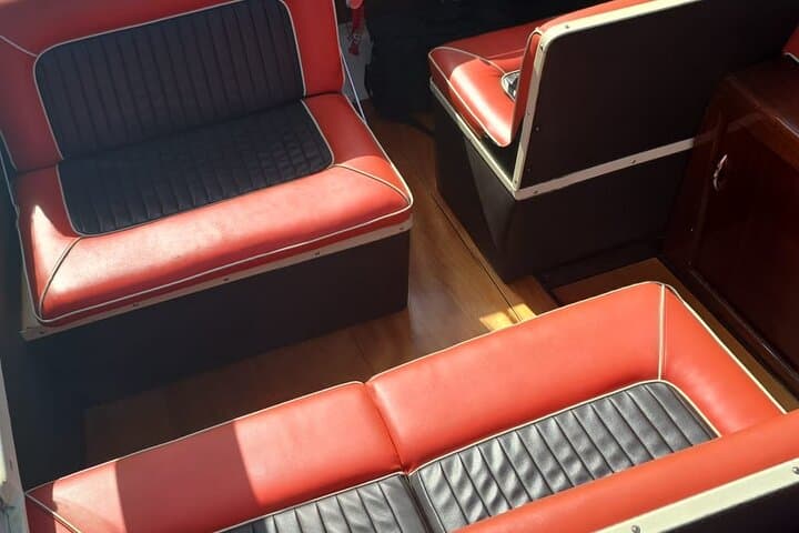 Classic 1-Hour Wooden Boat Cruise on Lake Como: Villas, Views & History photo 4