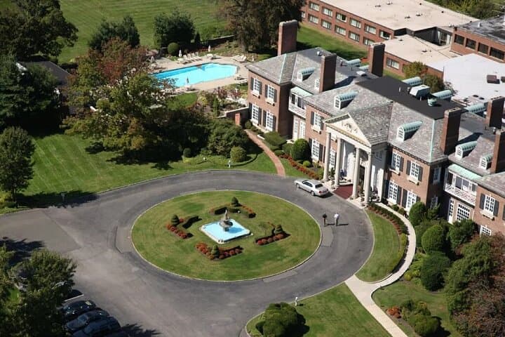 Private Helicopter to Glen Cove Mansion: NYC Scenic Flight & Gourmet Dining photo 6