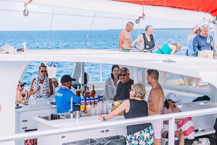 Aruba Half-Day Snorkel Sail: Antilla Shipwreck, Catalina & Malmok with Lunch photo 5