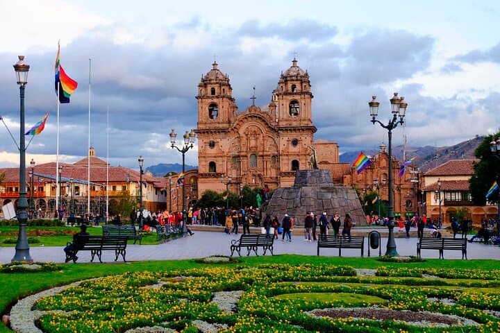 Sacred Valley Tour & Lunch: Pisac, Urubamba and Ollantaytambo to Machu Picchu