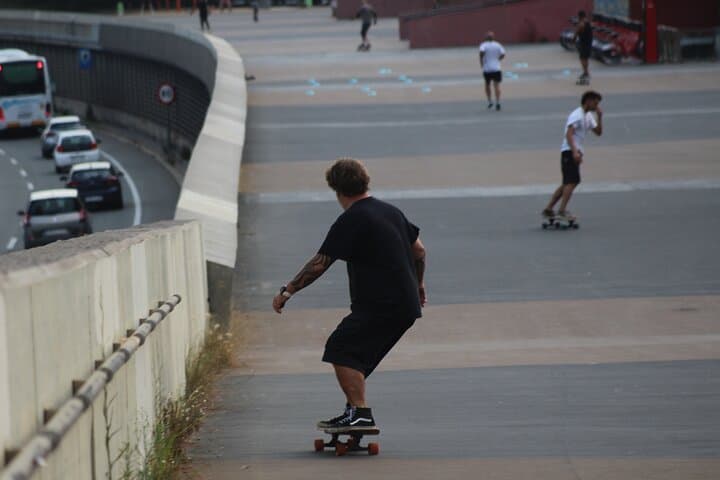 Learn Surfskate at Mar Bella Beach — Barcelona Coastal Skate Classes photo 5