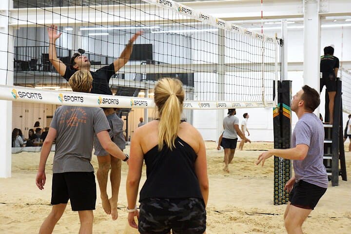 Beginner Beach Volleyball Class in NYC: Indoor Sand Lessons in Queens photo 6