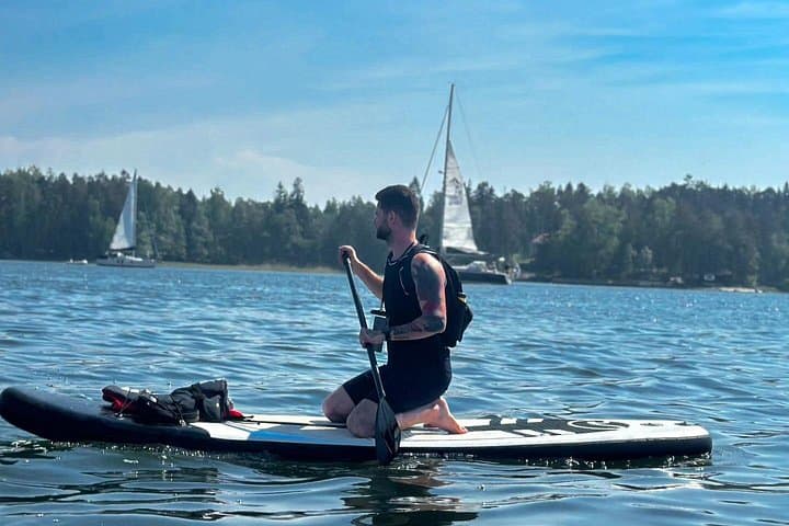 Guided SUP to Kalliosaari Island from Aurinkolahti — Paddle, Grill & Island Nature Walk photo 3
