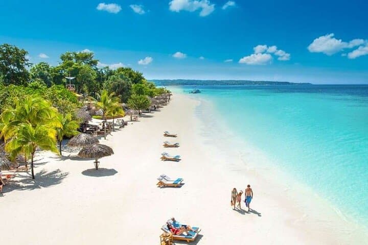 Negril Seven Mile Beach & Rick's Cafe: Swim, Snorkel and Sunset Cliff-Diving Tour photo 5