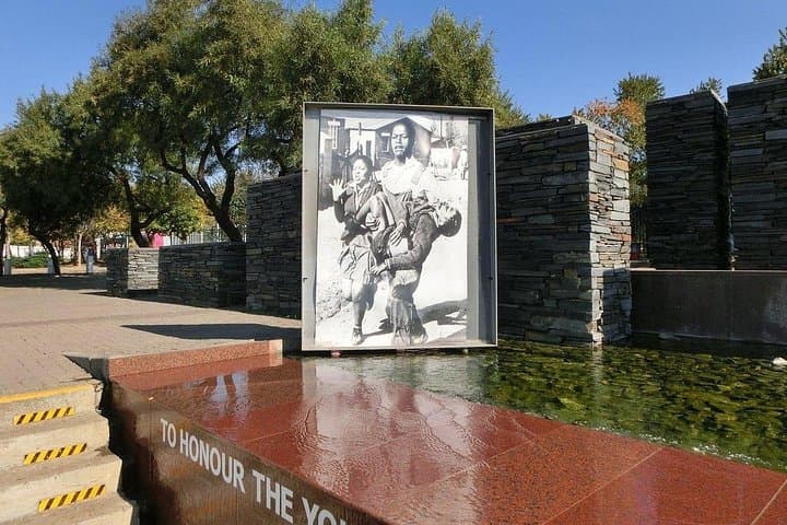 Soweto & Apartheid Museum Guided Tour with Lunch — Soweto Cultural History Day Trip photo 4