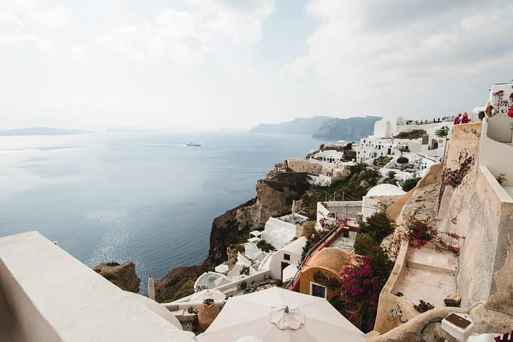 Santorini Caldera Highlights: 3-Hour Private Tour of Fira, Imerovigli & Oia