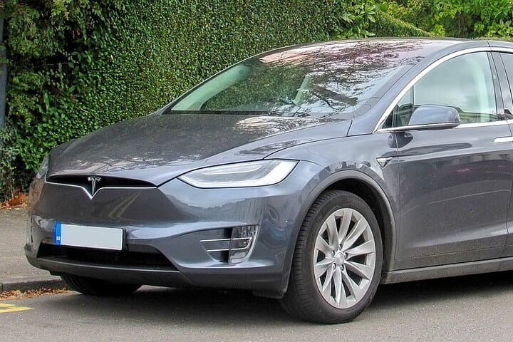 Electric Arrival: Private Tesla X Transfer from Las Vegas Airport to the Strip photo 3