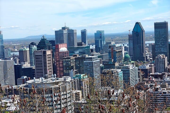 Private Montreal Airport Transfer: Smooth Ride from YUL to Downtown photo 3