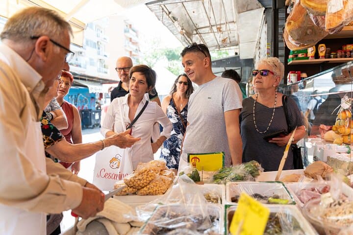 Bari Market Tour and Authentic Italian Aperitivo in a Local Home photo 1