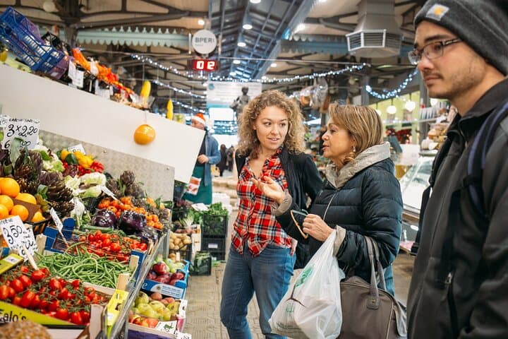 Bari Market Tour and Authentic Italian Aperitivo in a Local Home photo 2