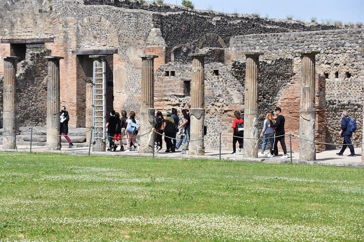 Skip-the-Line Pompeii Half-Day Tour with Archaeologist Guide
