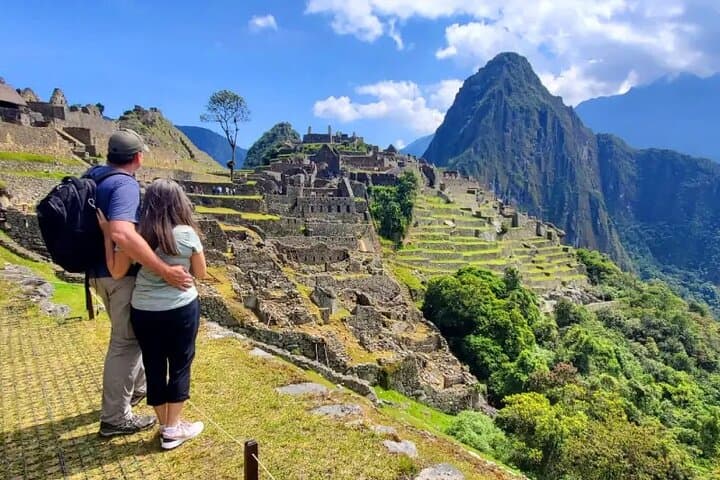 One-Day Machu Picchu Train Tour from Cusco with Lunch — Circuit 2 Guided Visit