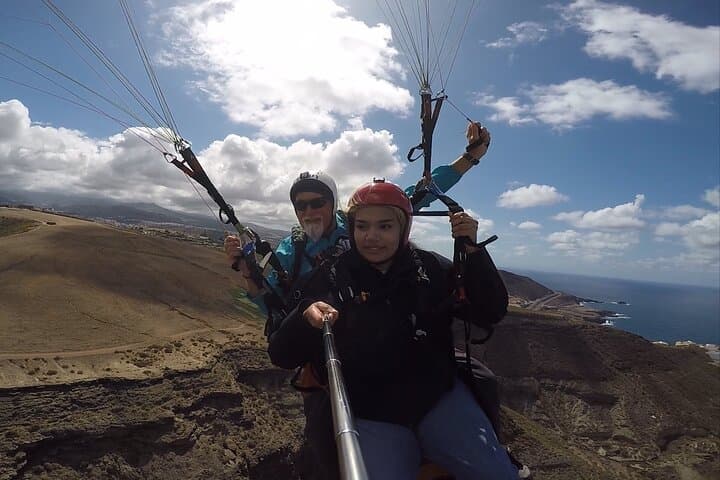 Soar Above Las Canteras: Paragliding Flights in Las Palmas de Gran Canaria photo 2