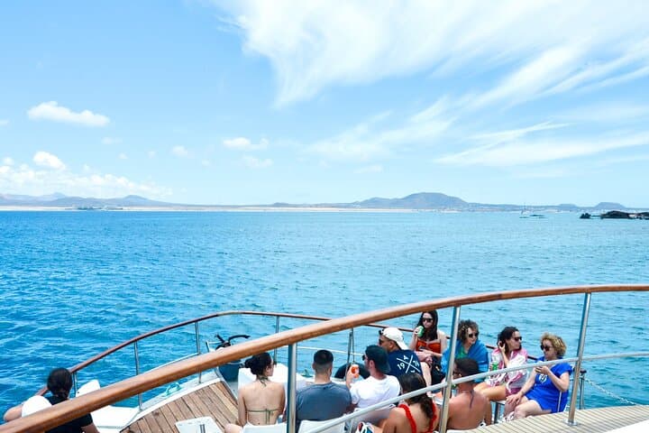 Isla de Lobos Ferry & Snorkel from Corralejo — Day-Trip Guide photo 3